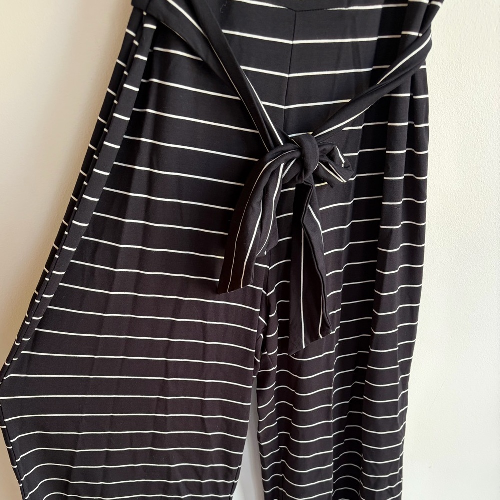 Old Navy Striped Knit Wide Leg Jumpsuit Size M - Picture 4 of 7